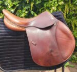 17.5" Medium Tan and Brown Equipe Evolution Jump Saddle - Image 6